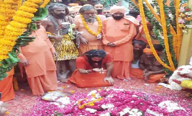 balveer puri will take over the throne of narendra giri