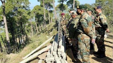 Photo of कश्मीर में आतंकी हिंसा से निपटने के लिए बड़े ऑपरेशन की तैयारी, सेना प्रमुख ने किया दौरा
