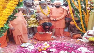 Photo of बलवीर गिरि बने बाघंबरी गद्दी मठ के नए महंत, पंच परमेश्वर और महामंडलेश्वरों ने ओढ़ाई चादर