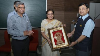 Photo of सेवानिवृत्त होने पर डॉ.नीरा कोहली को मिला प्रतीक चिन्ह सम्मानित हुई